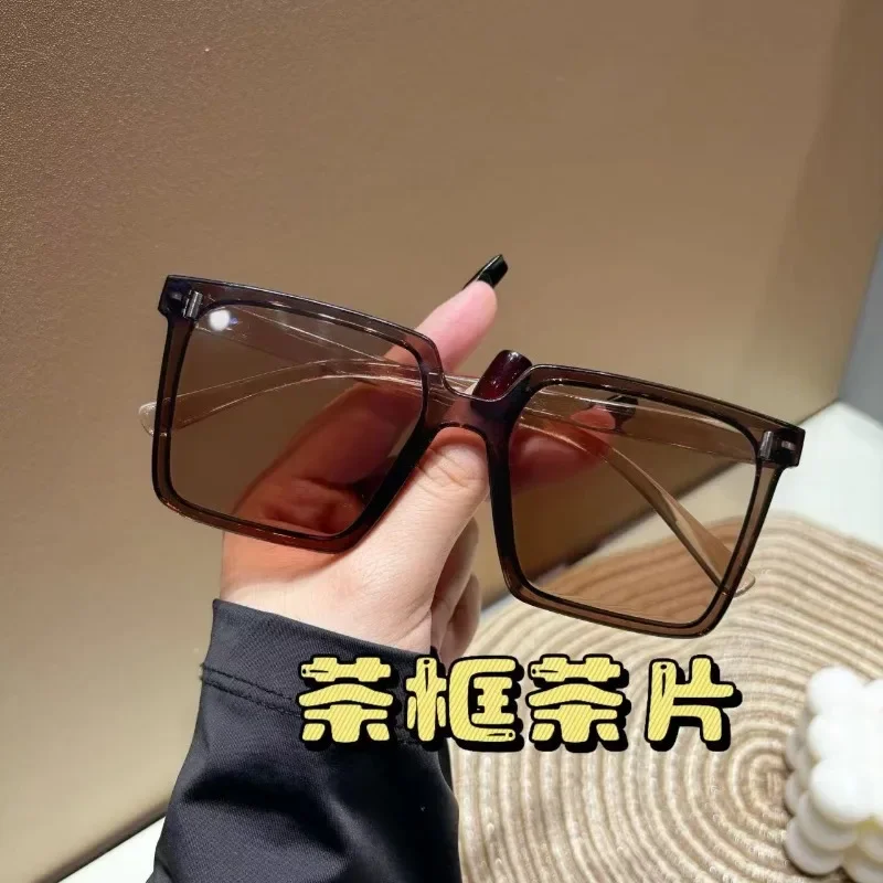 New Women\'s Small Frame Sunglasses Women Fashion Square Sun Glasses Outdoor Travel Trend Eyewear UV400 Oculos De Sol