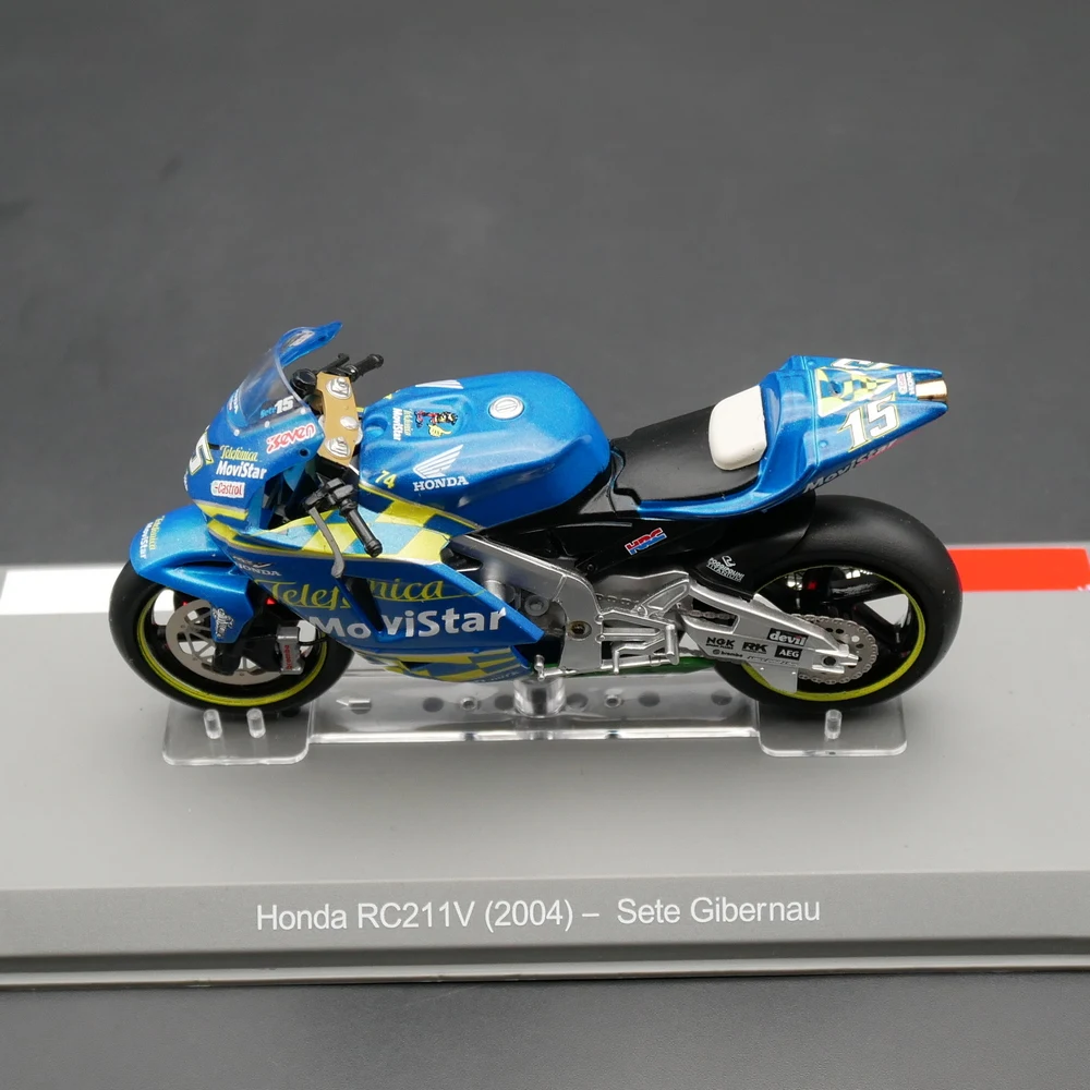 Diecast Ixo 1/18 Scale Moto GP 2004 Honda RC211V Honda Motorcycle