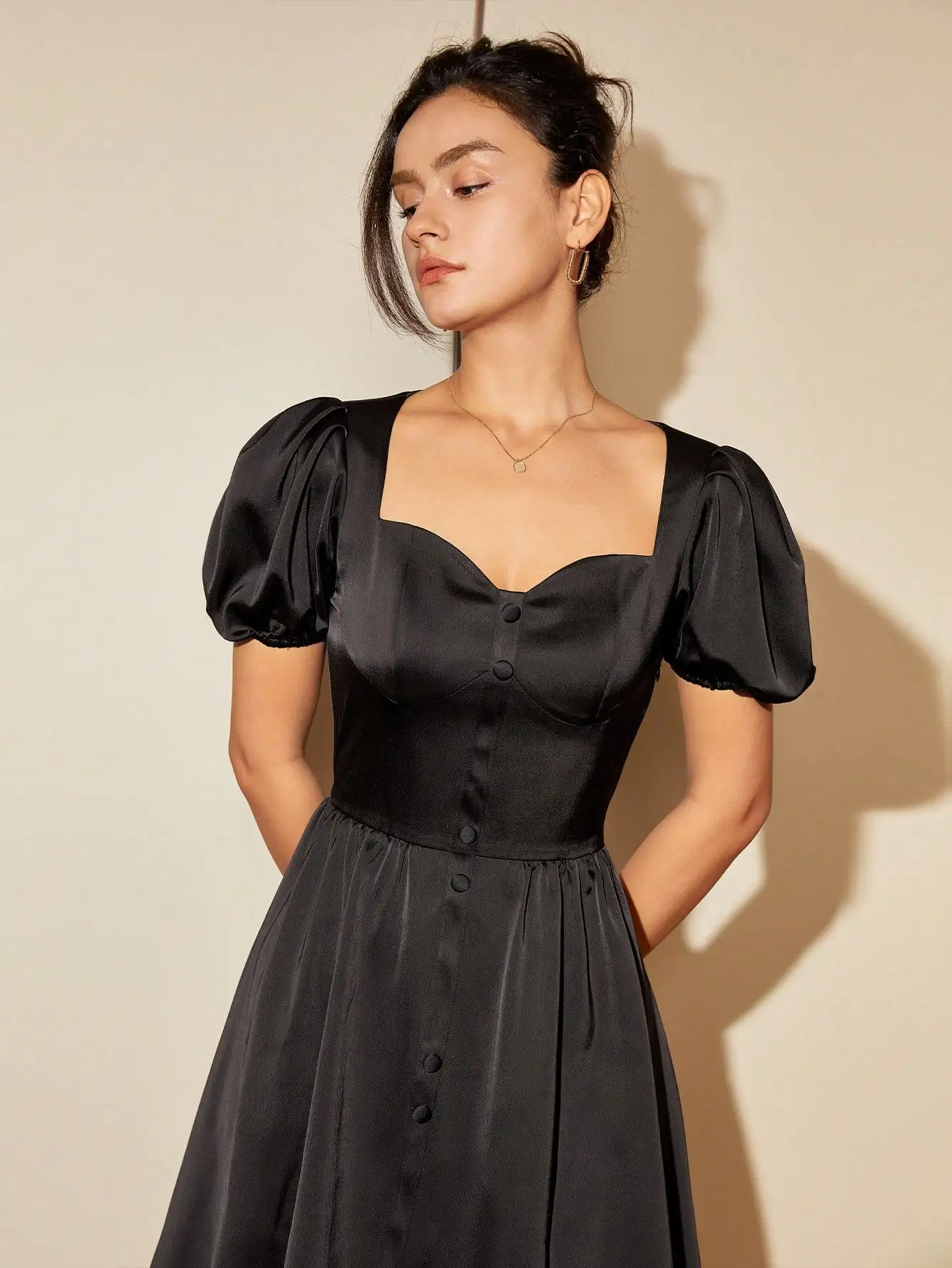 

AEL Temperament commuting waist cinched bubble sleeves retro simple elegant dress