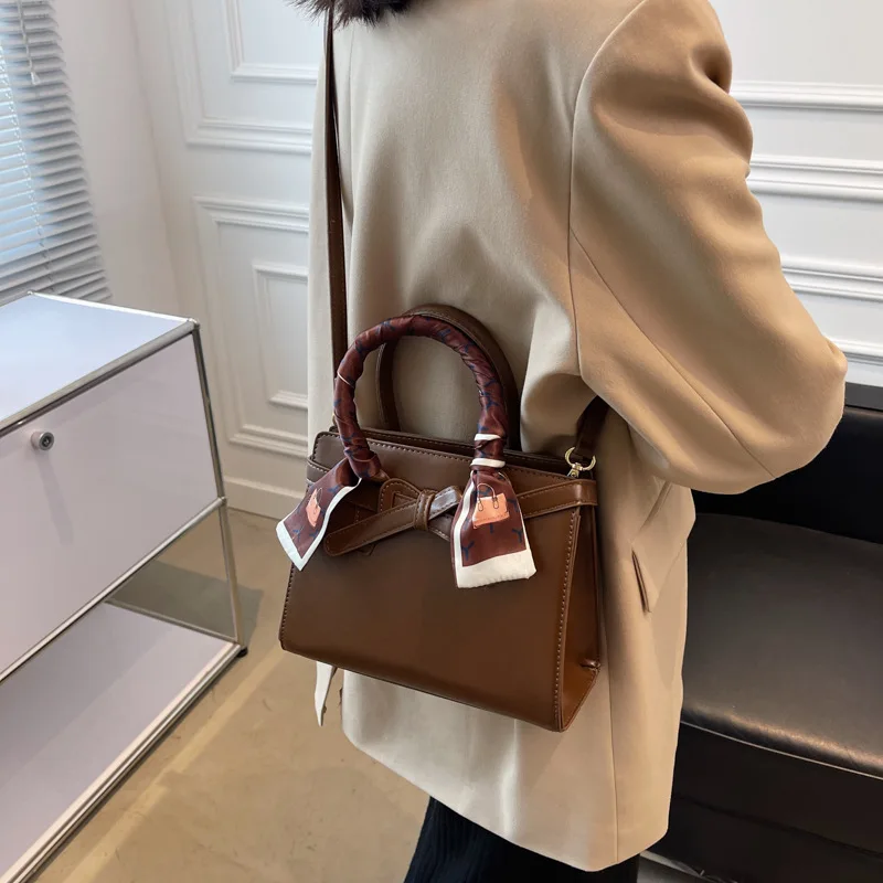 Women's Bag 2023 New Premium Wedding Bridesmaid Straddle Bag Handheld Red Wedding Bridal Bag
