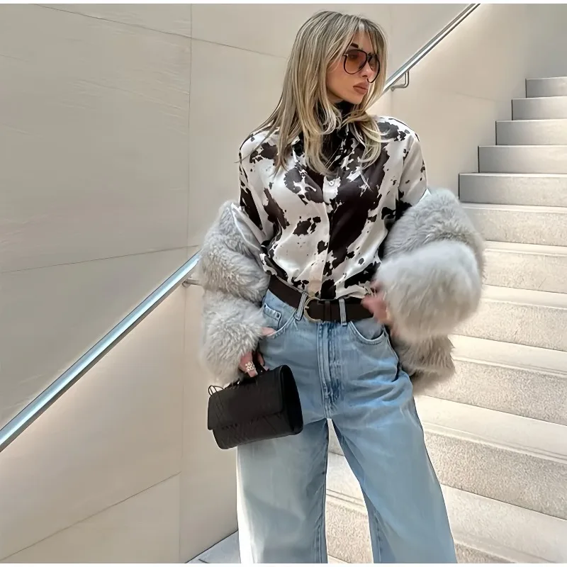 The New Autumn Fashion Women's Clothing Style. Animal Print Lapel Neck Long-sleeved Shirt Top A Skirt Is Fashionable and Elegant