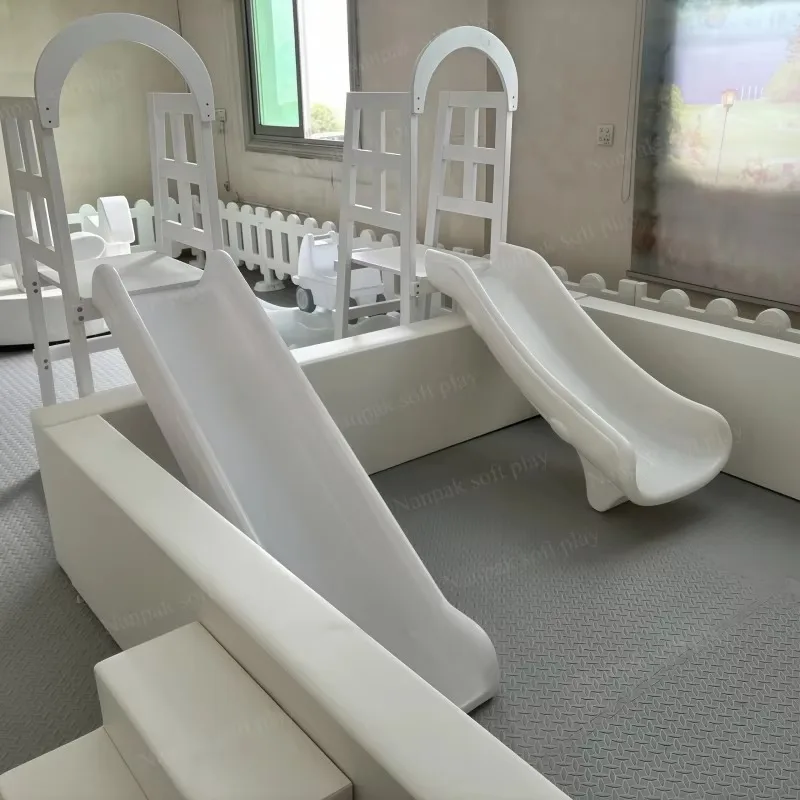 

Popular White Indoor/Outdoor Soft Play Ball Pit Slide for Kids Parties Events 4ft & 5ft Sizes for Hire for Birthday Celebrations