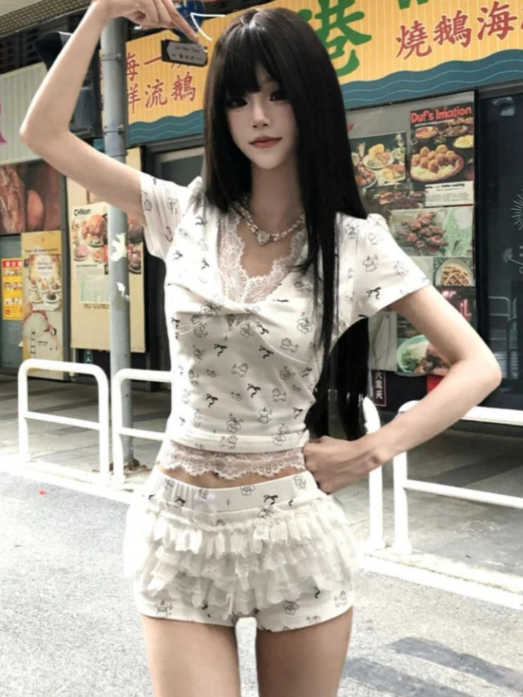 

Летний горячий тонкий комплект из 2 предметов с короткими рукавами для девочек, сексуальный кружевной лоскутный костюм с v-образным вырезом и принтом, женские милые модные короткие брюки, наряды