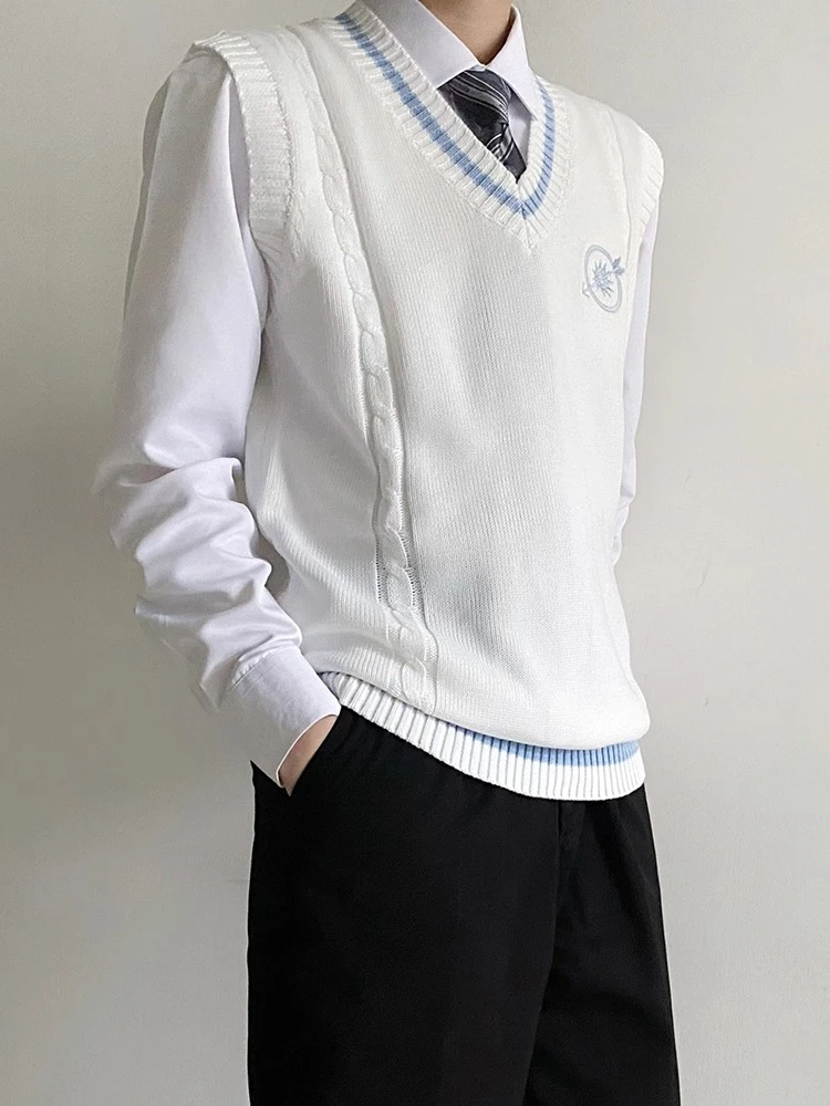 2025 Spring and Autumn New Japanese Style Men's Uniform V-neck Knitted Color-blocking College British Style White Loose Vest