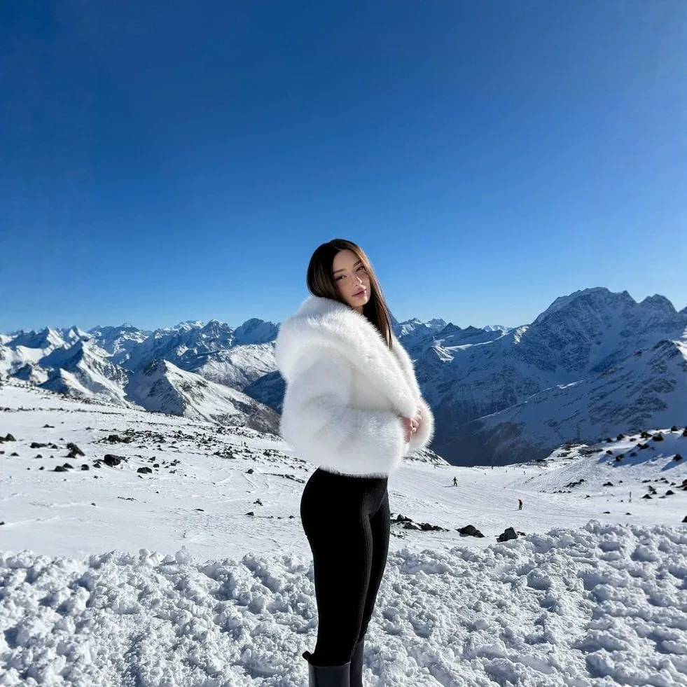 High Quality Faux Fur Coats Hooded Cropped White Black Faux Fur Coat Woman Clothing Fluffy Fur Jacket Winter Outerwears