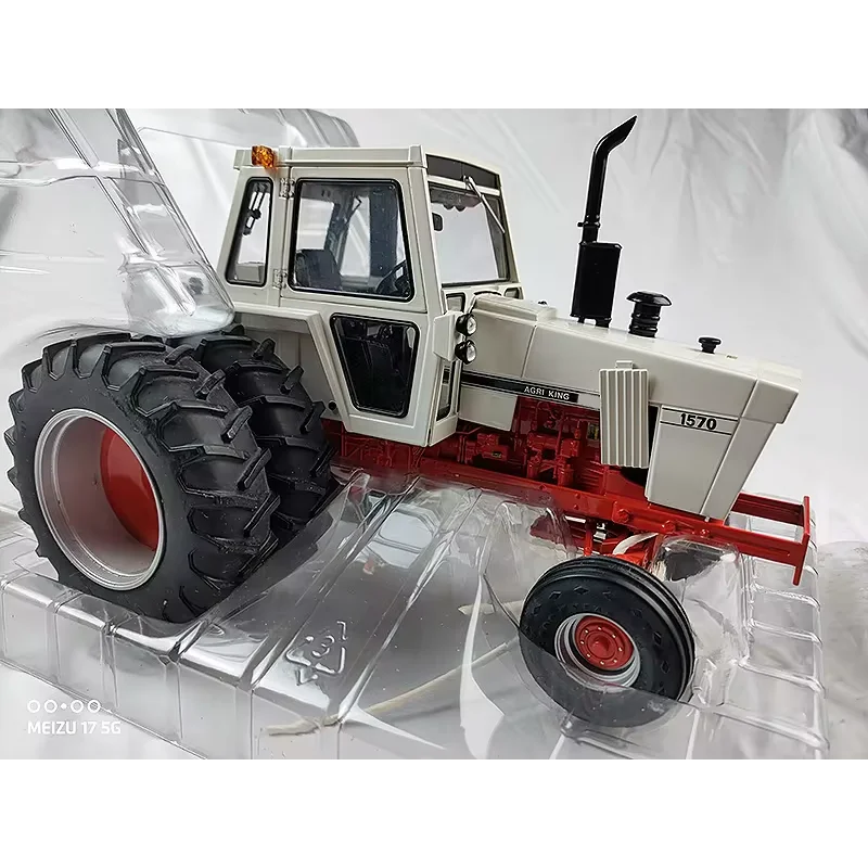 ERTL Diecast Alloy 1:16 Scale 1570 Agricultural Tractor Cars Model Adult Toys Classics Collection Ornament Souvenir Gifts