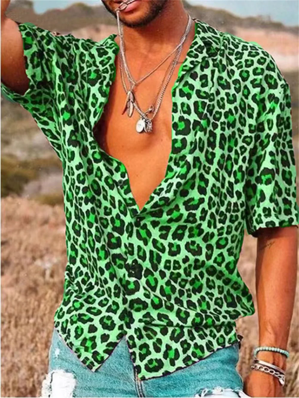 New leopard print men\'s shirt, casual and comfortable short sleeved shirt, oversized breathable men\'s clothing button design