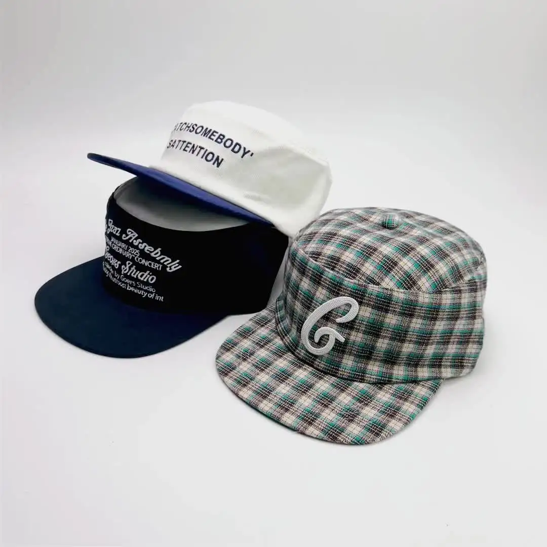 Sonnenblende Flache Kappen Vielseitige Nischen-Baseballmützen Retro-Mode Neu Herren Damen Farbblock Buchstaben-Stickerei Karierte Baseballmützen