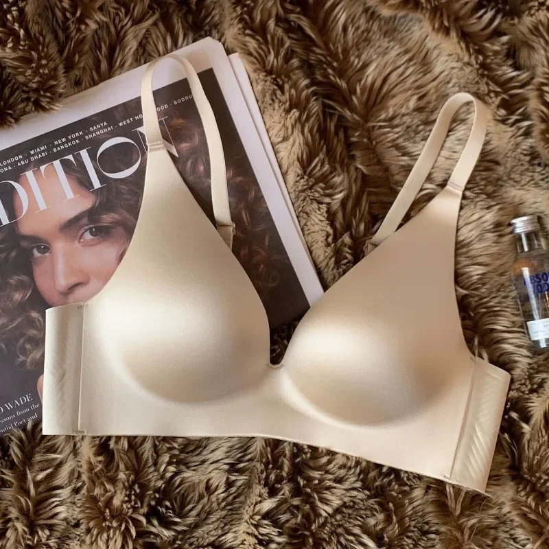 حمالة صدر صيفية 2026 الأكثر مبيعًا بدون خياطة ملابس داخلية لاسلكية رافعة للصدر صغيرة مضادة للترهل ومريحة حسية وناعمة وخفيفة الوزن AU