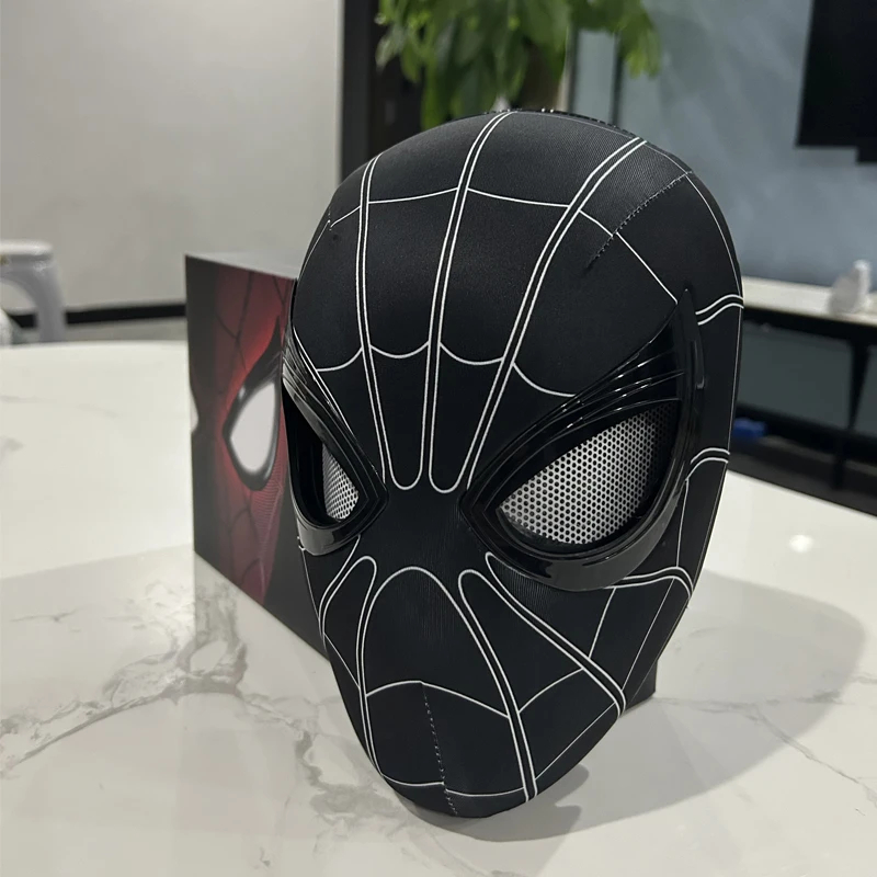 Direct leverbaar: 1:1 schaal Miles Morales Spider-Man elektronisch masker met bewegende, oplichtende ogen, ringbediening, cosplay speelgoed, cadeau voor jongens