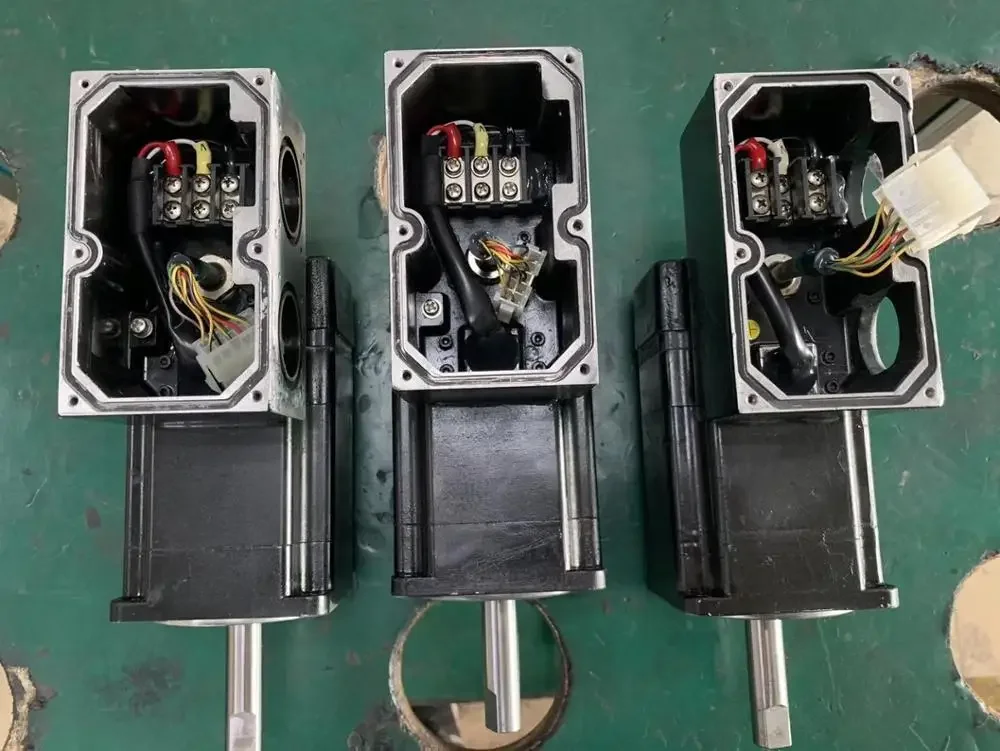 Servo digunakan dalam kondisi baik motor servo AC