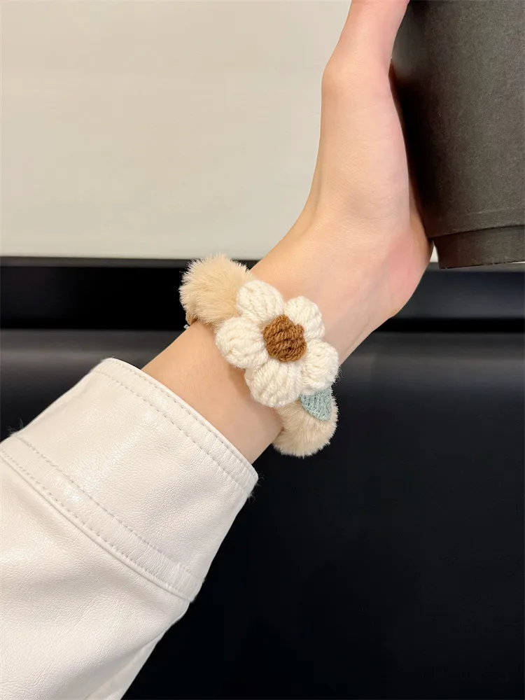

Autumn and Winter Plush Small Flower Suitable for Huawei GT5/GT5 Pro/GT4/GT2/3/4 22mm/20mm/18mm Fashion Strap