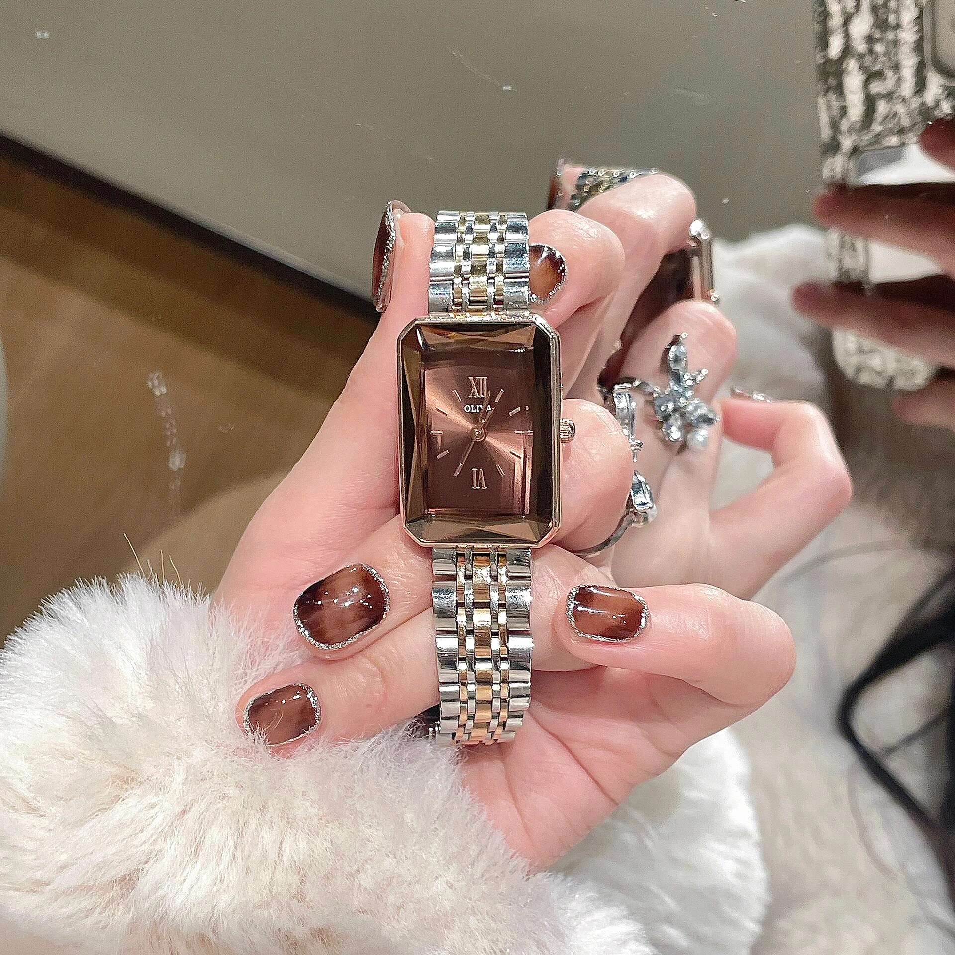 ساعة نسائية مربعة بلون الكراميل، طراز قديم، ساعة نسائية أصلية، طراز جديد فاخر وخفيف الوزن، مثالية للهدايا. #4