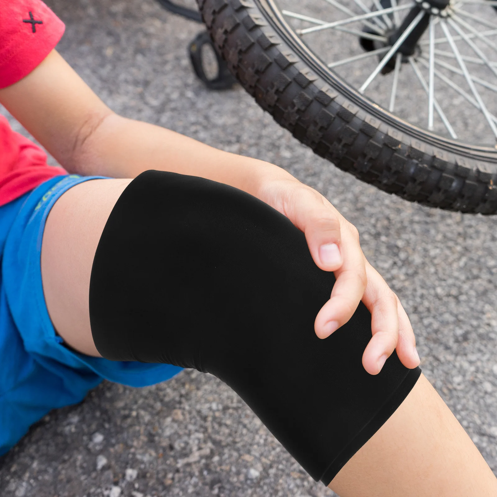 

Gel Ice Sleeve Cold Compress Arm Protector Soft Elastic Cooling Sleeve for Elbow Forearm Knee Reusable Skin-Friendly Protective