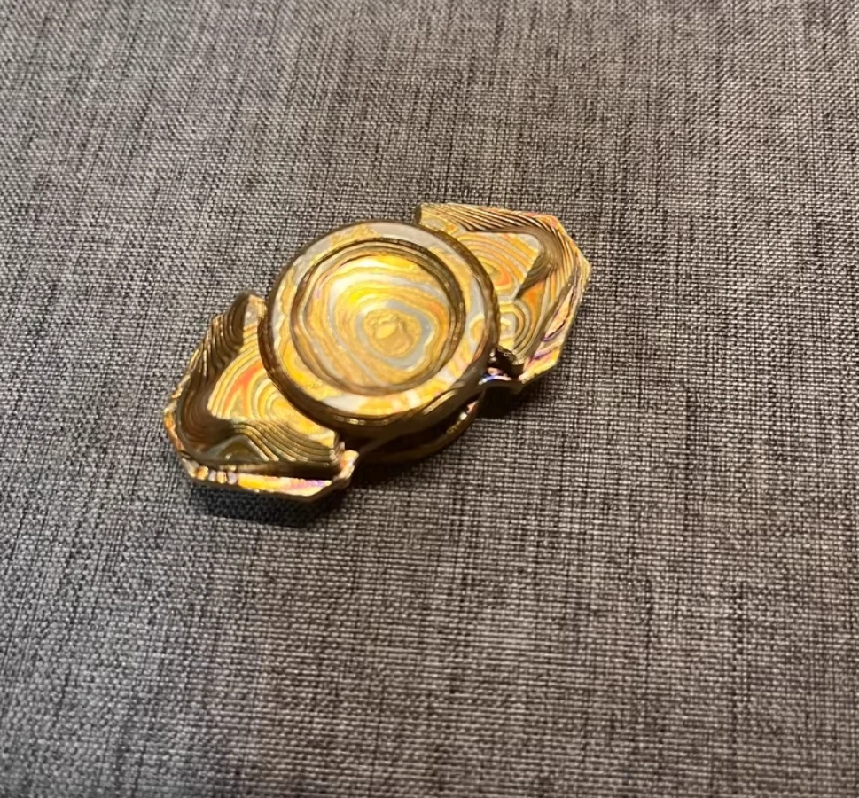 

Б/у EDC NJT Vader MOKUME спиннер, гироскоп на кончике пальца, декомпрессионные игрушки
