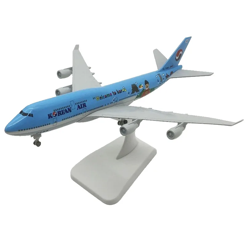 Corporate Gifts Decorative Model Airplane Scale 1:200 20cm Boeing 747 Korea Air Aircraft with Wheels Home Decor Accessory