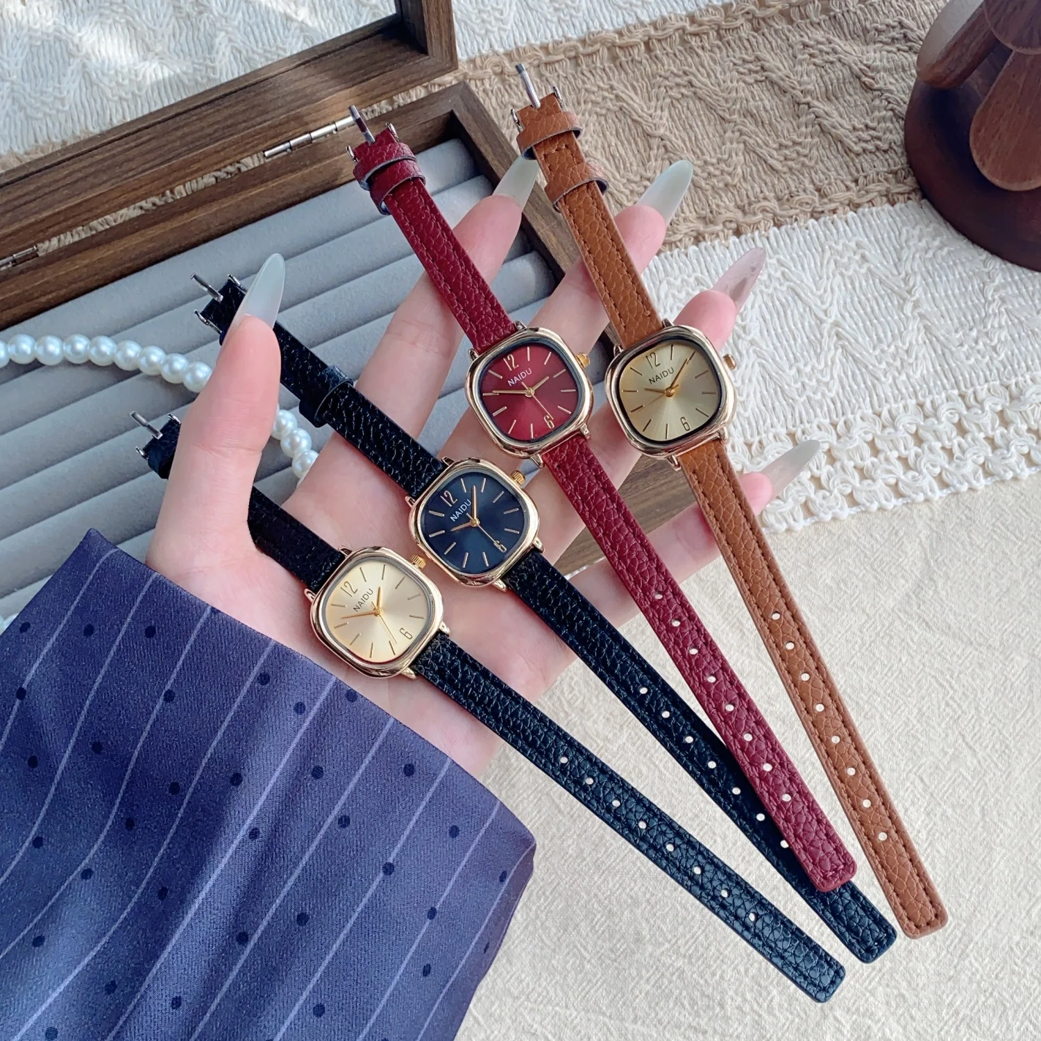 

Square Belt Literary Retro Women's Watch Small Dial Quartz Watches Student Leather Strap Clock Relógio Ladies Gift Wristwatch