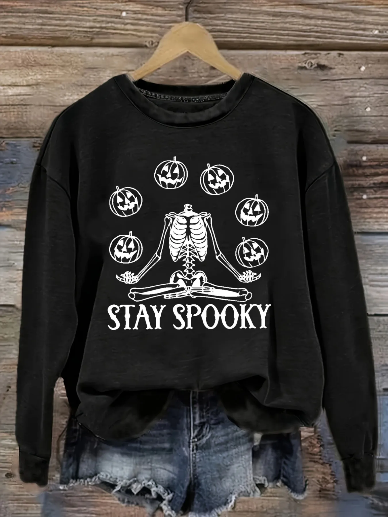 Women's Casual Long Sleeve Crew Neck T-Shirt Skeleton Meditating With Pumpkins Design, Round Neck Women's Clothing, Machine Washable, Slightly Elastic, Loose Fit, Spring Autumn Winter Women's T-Shirt, Halloween Costume Outfit