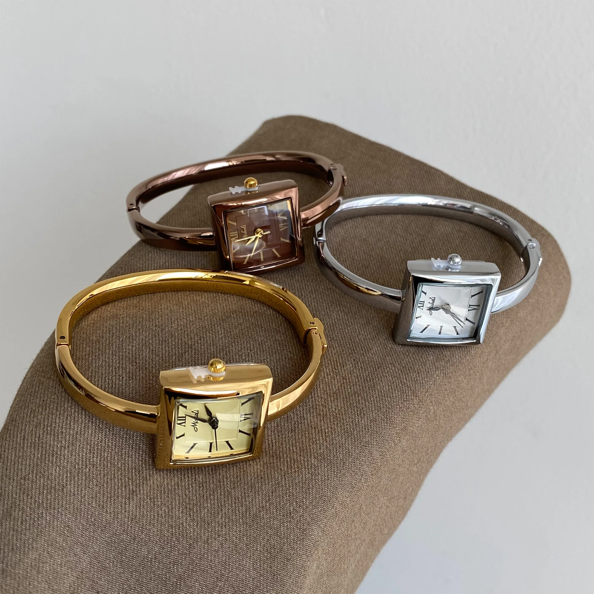 2026 New Arrival Simple Fashion Square Bracelet Watch Niche Design Exquisite Women's Quartz Watch Birthday Gift Accessories