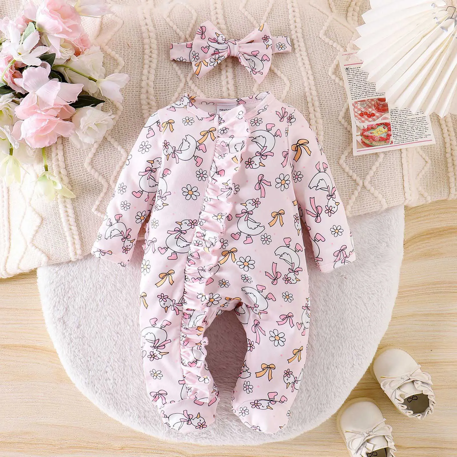 

2025 Baby Girl Outfits A Little Newborn Bow Footed Jumpsuit Ruffle Zipper Romper Cute Fall Outfit Fashion New Clothes Hot