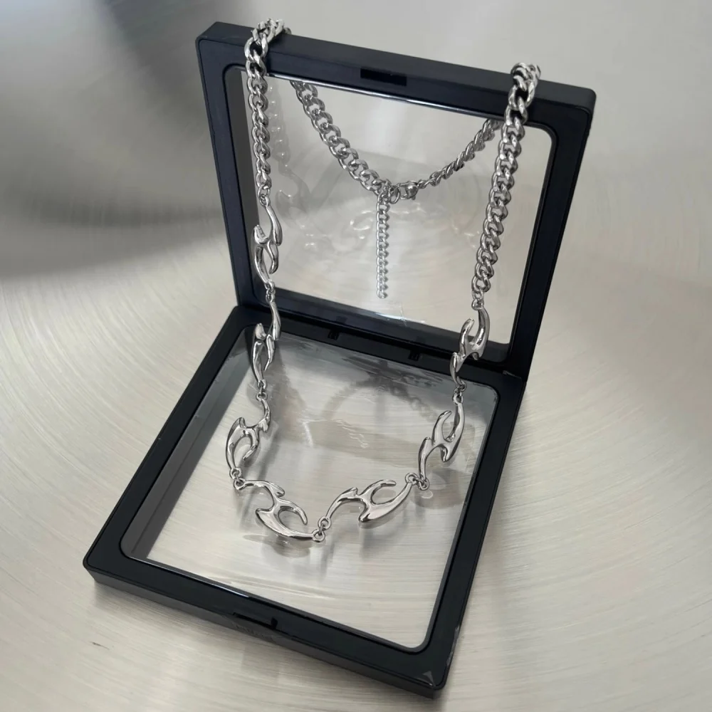 Hip-Hop Goldfarbene Edelstahl-Halskette Retro Herren Strukturierte Kleine Quadratische Platte Anhänger Halskette Mode-Schmuck Casual Accessoire – Detail 4