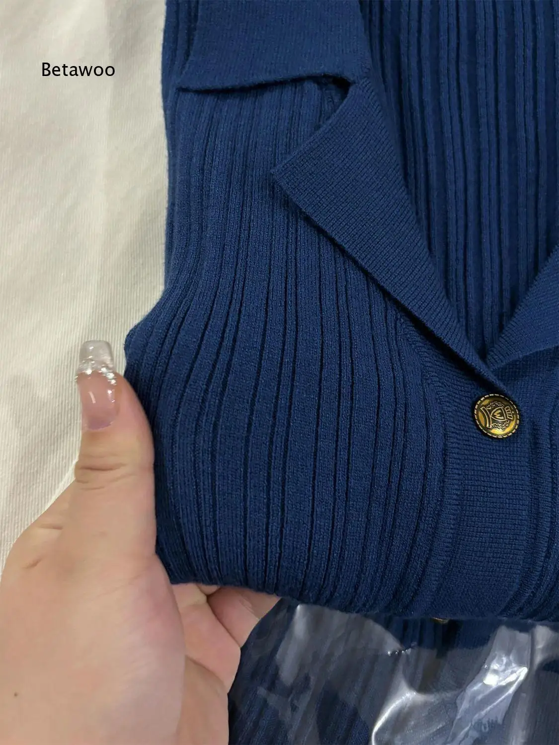 Women Vintage Blue Lapel Knit Cardigan Korean Style Slim Fit V Neck Long Sleeve Base Top For Early Autumn Matching And Elegant