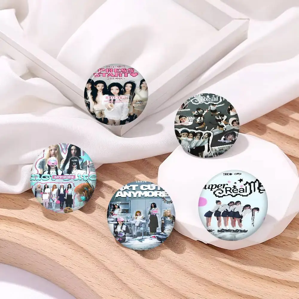 Korean Kpop I-illit Music Round Button Pins Slogan Creative Brooches Backpack Clothes Decoration Fashion Cartoon Jewelry Gifts