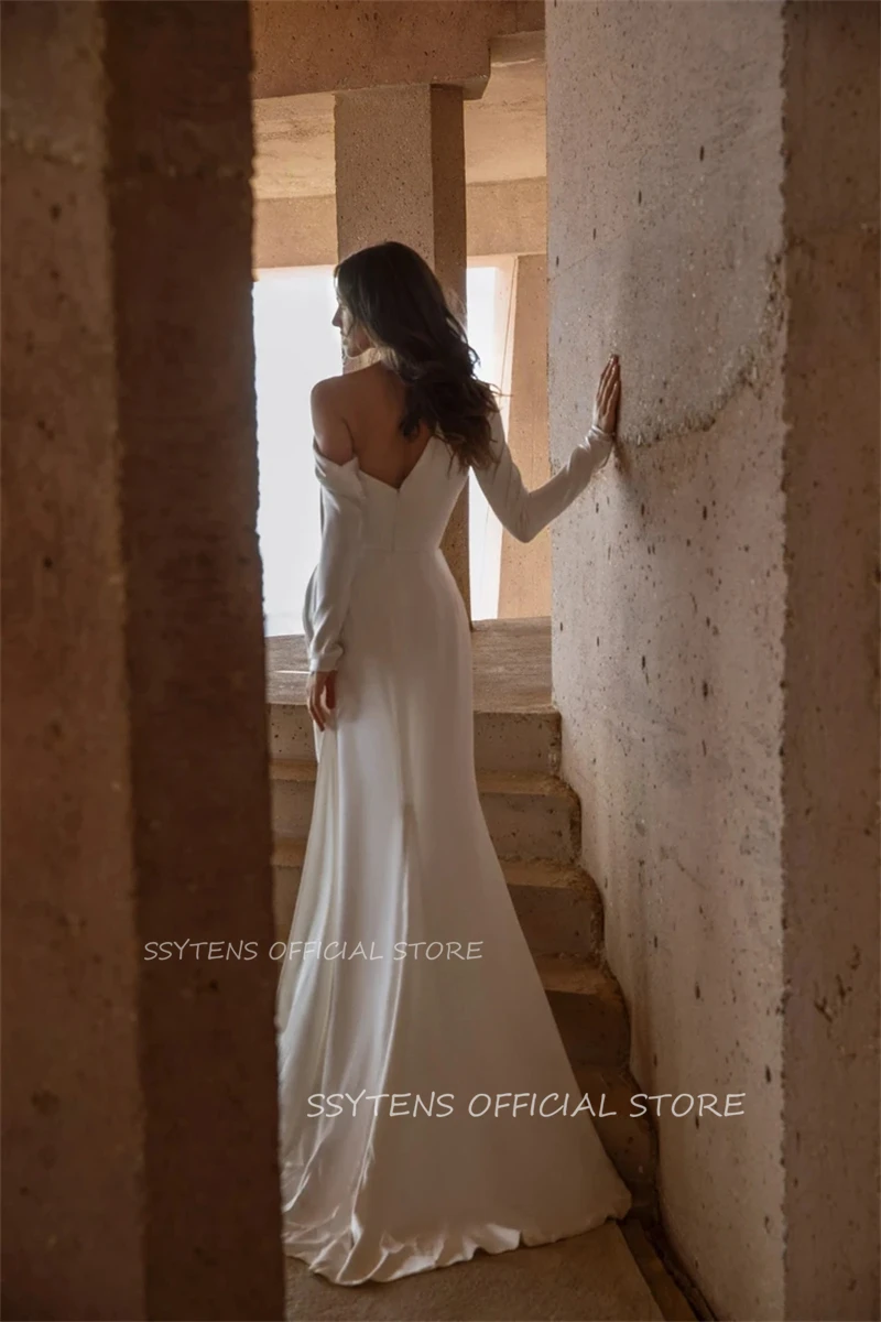 Eleganti abiti da sposa a sirena semplici 2024 maniche lunghe abito da sposa da spiaggia con spacco laterale abiti da sposa con spalle scoperte Robe De Soirée