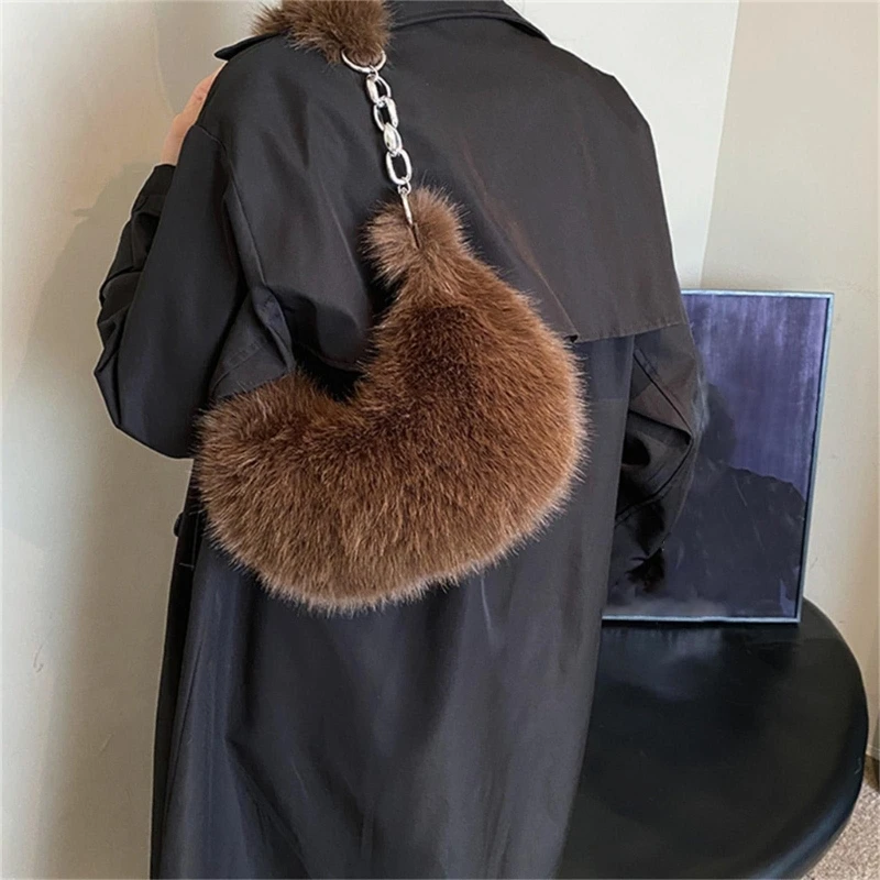 

Plush Underarm Bag Y2K Shoulder Bags Women's Fashionable Furry Purse for Everyday Carry 066F