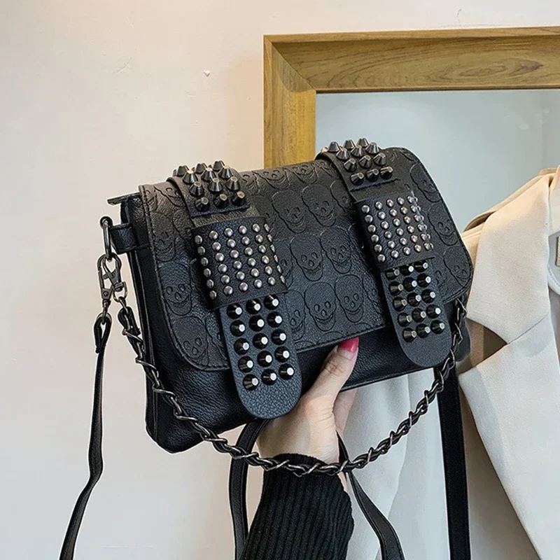 

Vintage Skull Rivet Shoulder Bag Women PU Leather Black Crossbody Bag Designer Flap Messenger Bag New Fashion Lady Handbag Bolso