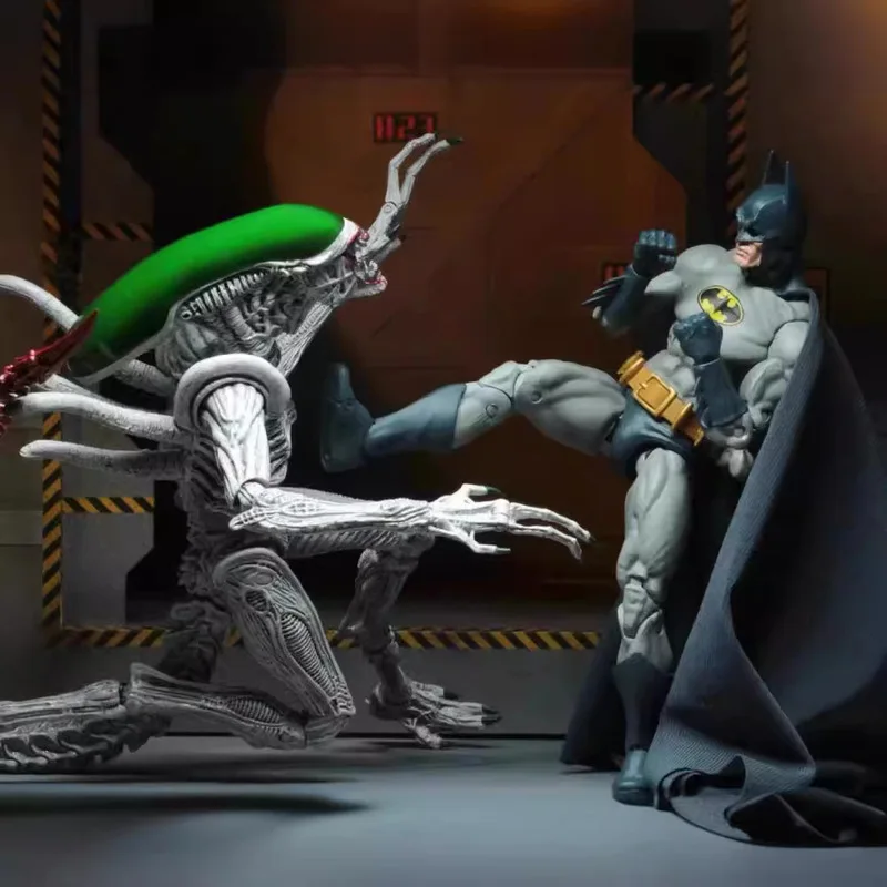 

Высокое качество Batman Vs. Alien Duo набор 7-дюймовая мобильная кукла модель ручной работы набор настольная коллекция украшений игрушка для детей подарок