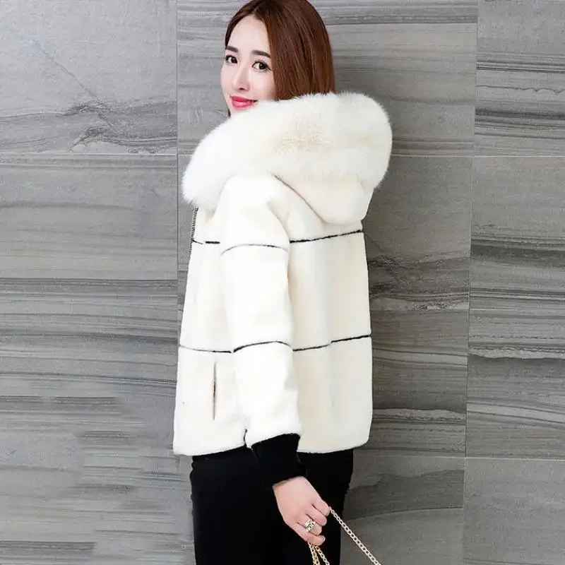 Women New 2020 Autumn Winter Faux Fur Short Coat Female Thicken Warm Casual Hooded Jacket Artificial Sheep Shearing Outwear H196