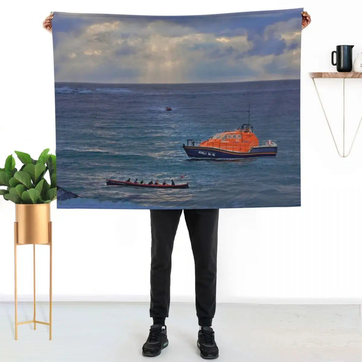 Lifeboats And A Gig Throw Blanket Summer Beddings Flannel Fabric Custom Nap for winter Warm Blankets