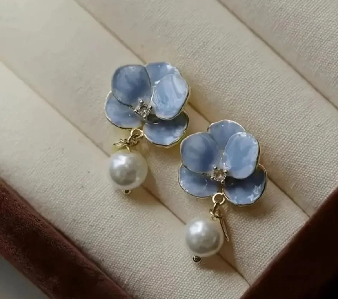 

Elegant Blue Flower 925 Silver AAA6-7mm Natural South Sea Pearl Earrings - Exquisite