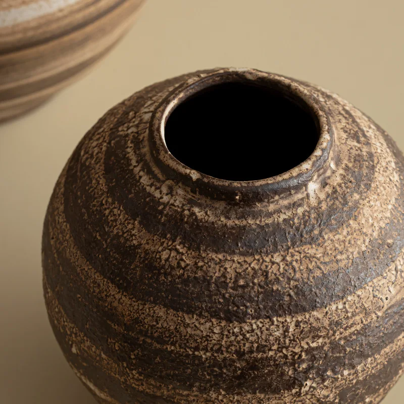 Jingdezhen Wabi-Sabi Zen Style Rustic Matt Eco-friendly Coarse Pottery Ceramic Jar Handmade Wedding Tabletop Vase Retro