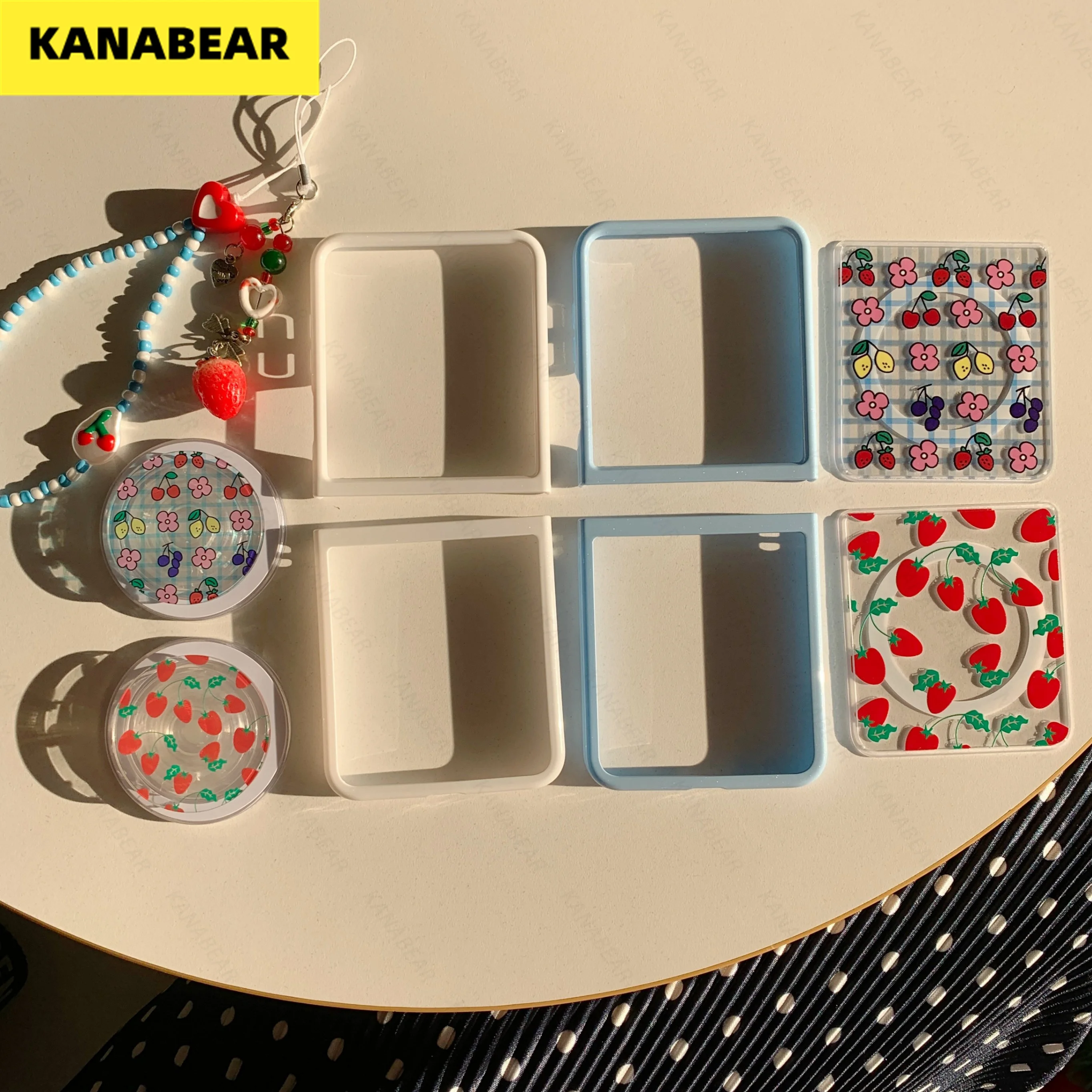 

The two-in-one large window magnetic case is suitable for the upper and lower foldable Samsung Z Flip 7/6 phone cases