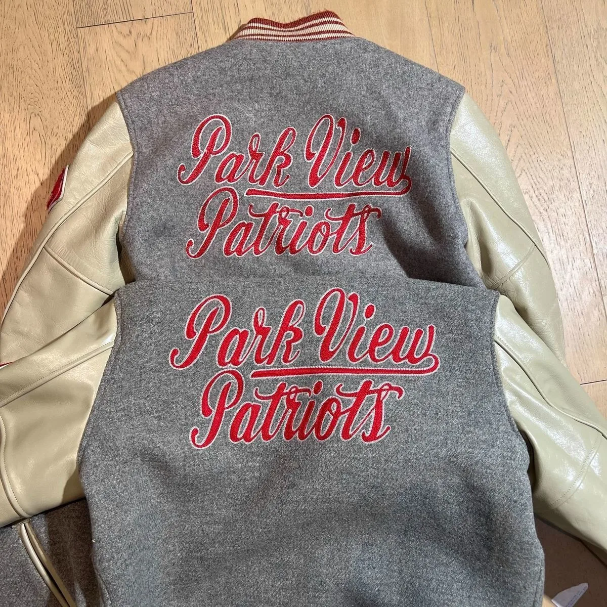 

SUDA Self-Adaptive Siyle976 P-Sle Embroidered Baseball Jaet Heavyweight Top Layer PU Leather Sve Thi Cotton Outerwe...