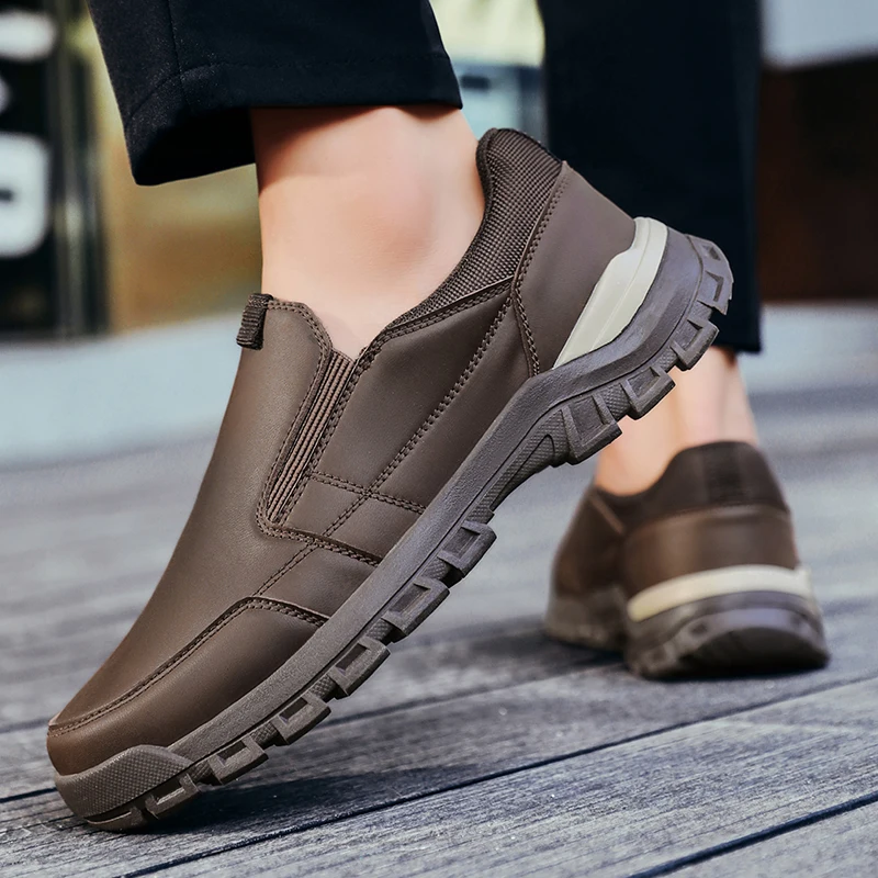 

Men's Autumn and Winter New Flat Low-top Round-toed Soft-soled Lightweight One-foot Leather Retro Fashion Casual Shoes