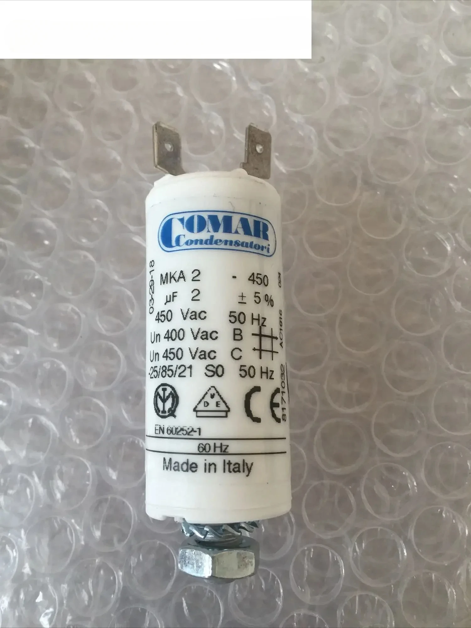 

Конденсатор 2 мкФ MKA 2-450 Емкость 2 мкФ Выдерживаемое напряжение 450 В