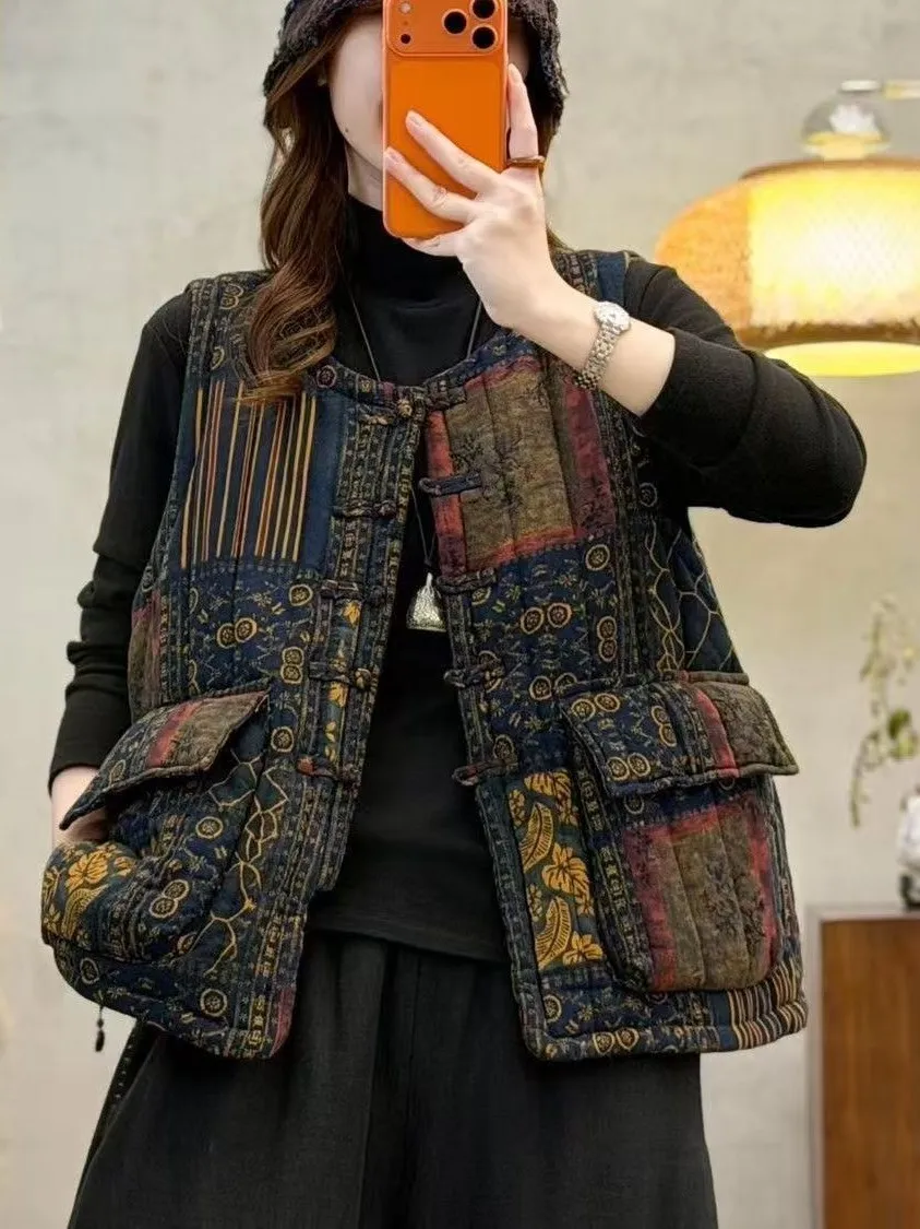 

Утепленный хлопково-льняной жилет в этническом стиле, повседневный, с принтом, на пуговицах, осенне-зимний, свободного кроя, теплый, с круглым вырезом, с геометрическим узором