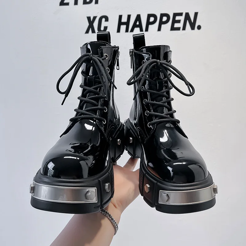

2025 нью роки Новый Женский черный светлый дизайн кожи Короткие ботинки Готические ботинки Уличная мода Женщины Ботинки Рок Металлические декоративные ботинки Punk стиль Женские ботинки Новые женские ботинки Рок Оуэнс