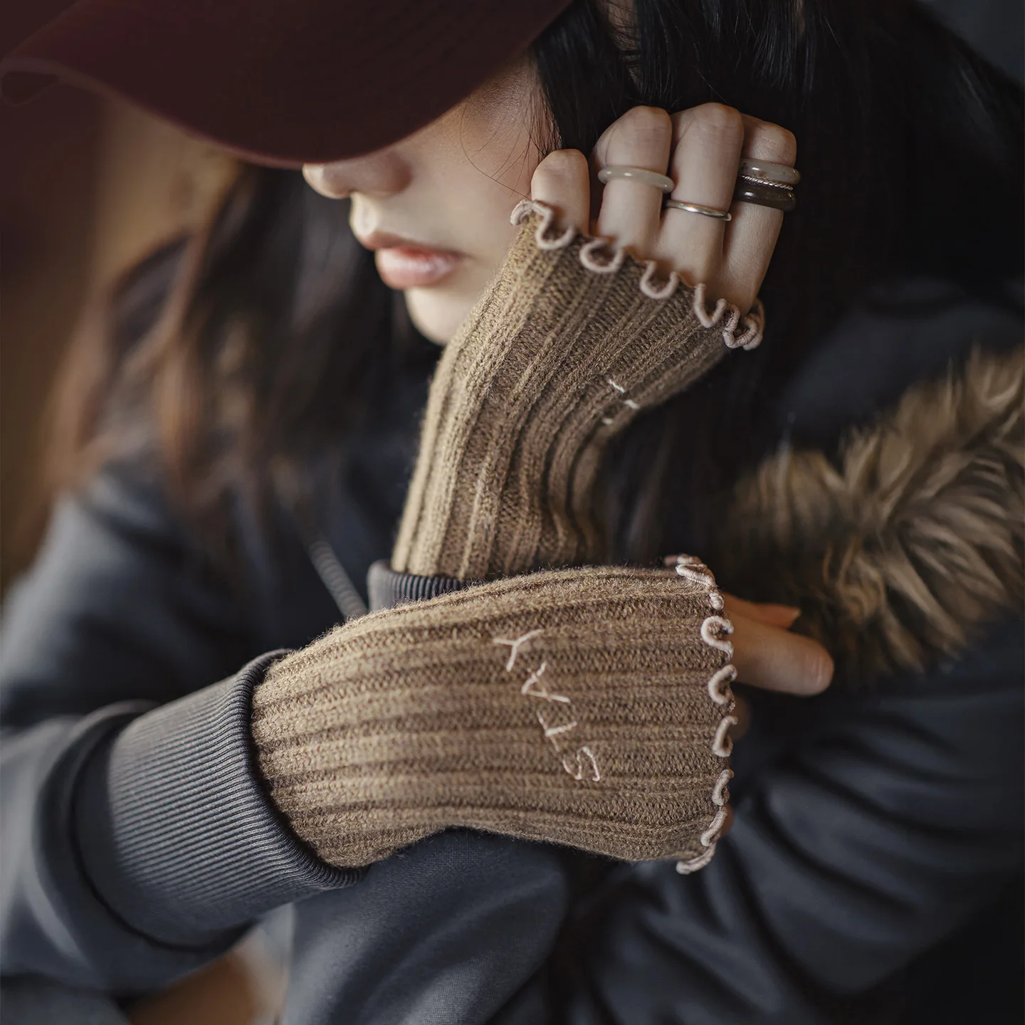 Maden المرأة طويلة أصابع متماسكة تدفئة الذراع قفازات الشتاء السميكة الأكمام فو طبقات جهاز تدفئة محمول موضة مريحة #2