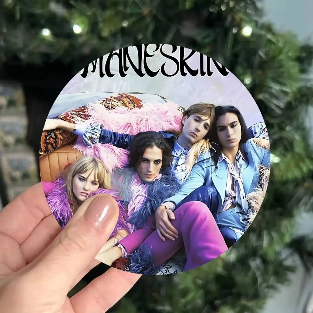 retro Italian rock M-Maneskin band  Themed Wooden Coaster Creative Heat-Resistant Non-Slip Table Mat, Suitable for Protecting