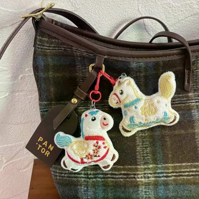 Leuke cartoon pluche pony hanger sleutelhanger Kawaii pluche paard broche rugzak decoratie hanger accessoires nieuwjaarscadeau