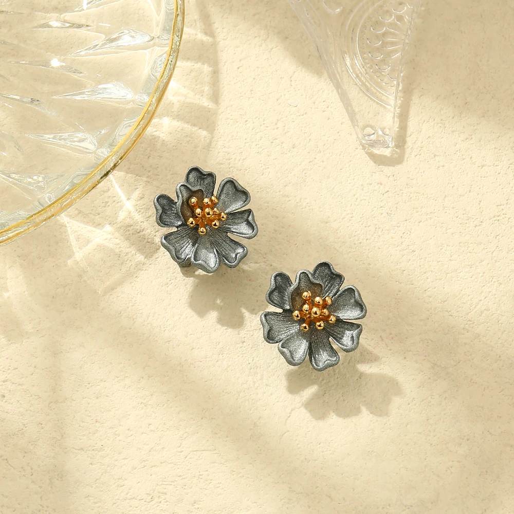 Joya Love Vintage Metal Flower Stud Earring for Women Girl Flower Pistil Earrings Fashion Elegant Wedding Engagement Accessories