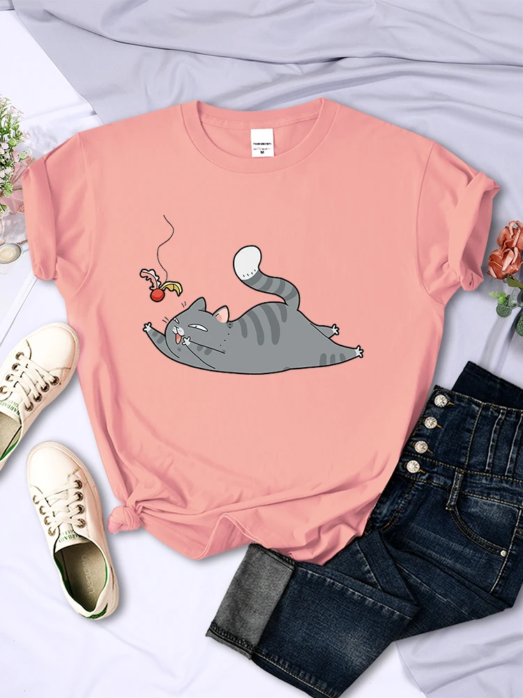 A Cat Attacking Shuttlecock T-Shirt Women Sport Breathable T Shirts Fashion Casual New Crop Tops Summer Creativity Short Sleeve