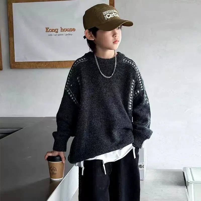 سترة للأولاد على الطراز الكوري سترة خريف وشتاء 2025 وصلت حديثًا ملابس أطفال أنيقة باللون الأسود تريكو من 3 إلى 14 سنة