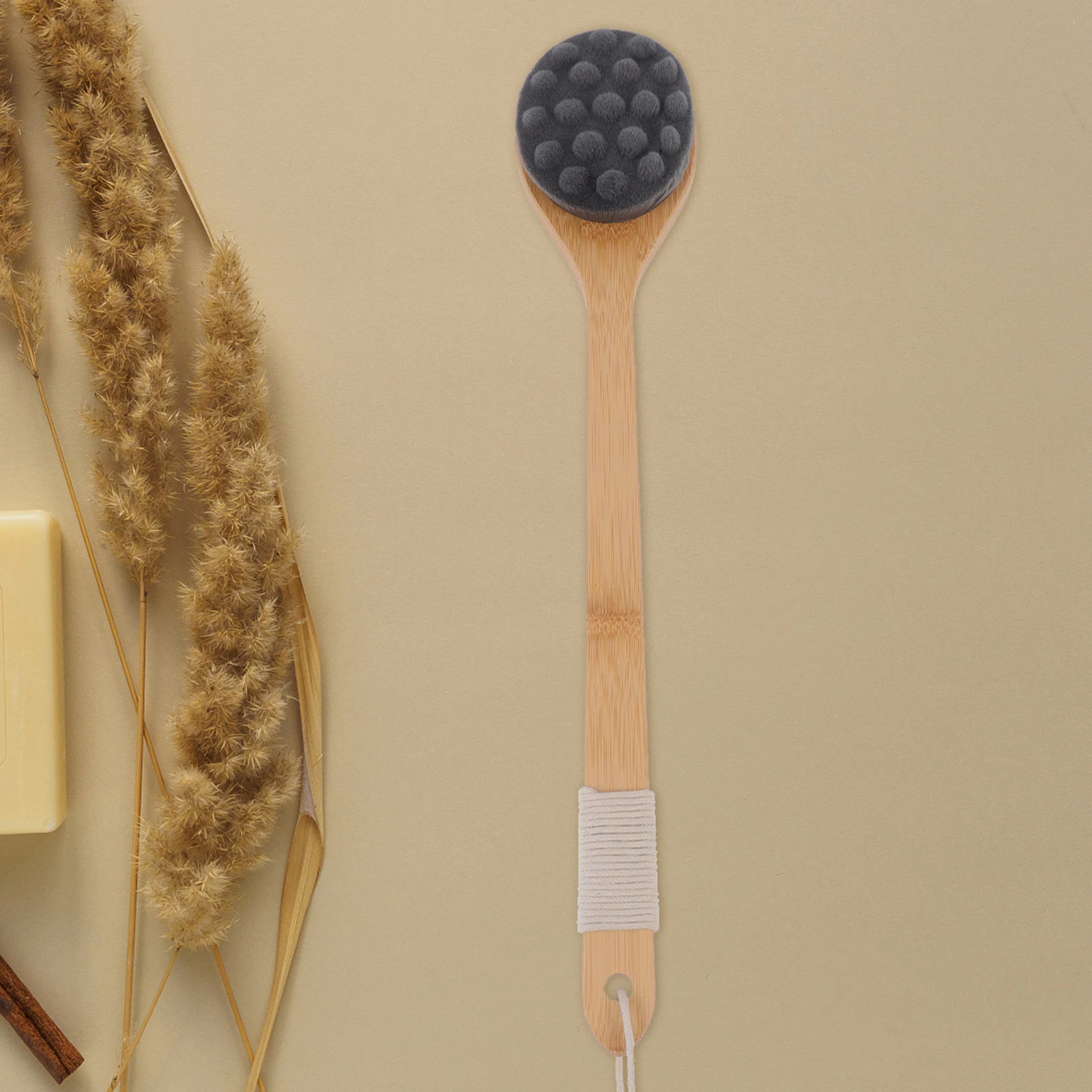 

1Pcs Durable Shower Body Brush with Long Handle for Deep Pore Cleansing and Itch Relief Unique Cat Claw Shape Shower Brush