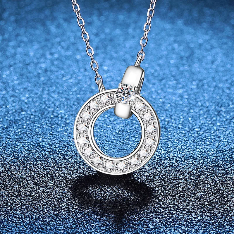 

Platinum PT95018k Gold Necklace Moissanite Pendant Korean Version Niche Versatile Collarbone Chain D-color Moissanite Necklace