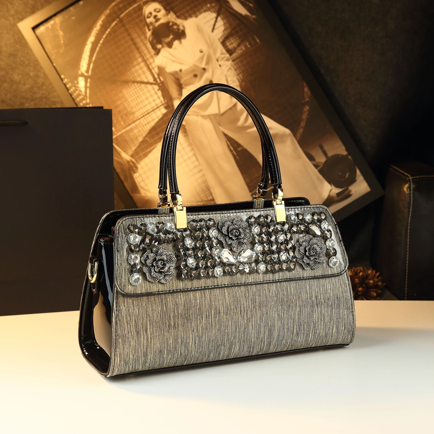 Genuine Leather Diamond Embedded Handbag Mom Sle Women's Bag Ele Faion Crossbody Bag Retro Artistic Sle Zipper Closure